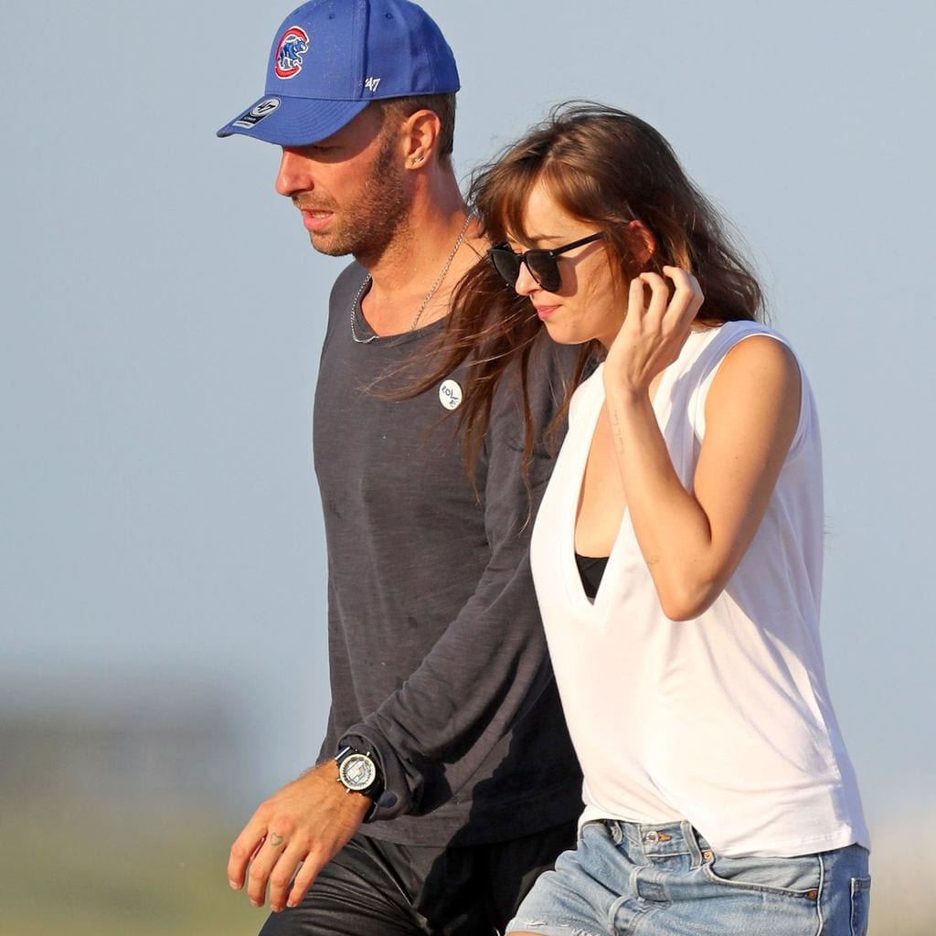 dakota johnson chris martin