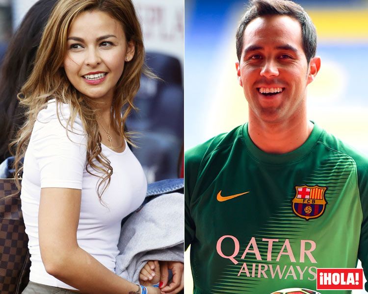 Carla Pardo durante un partido del Barcelona en abril de 2015, con su hijo Mateo, hasta la llegada de Emma, el pequeño de la familia del deportista chileno
