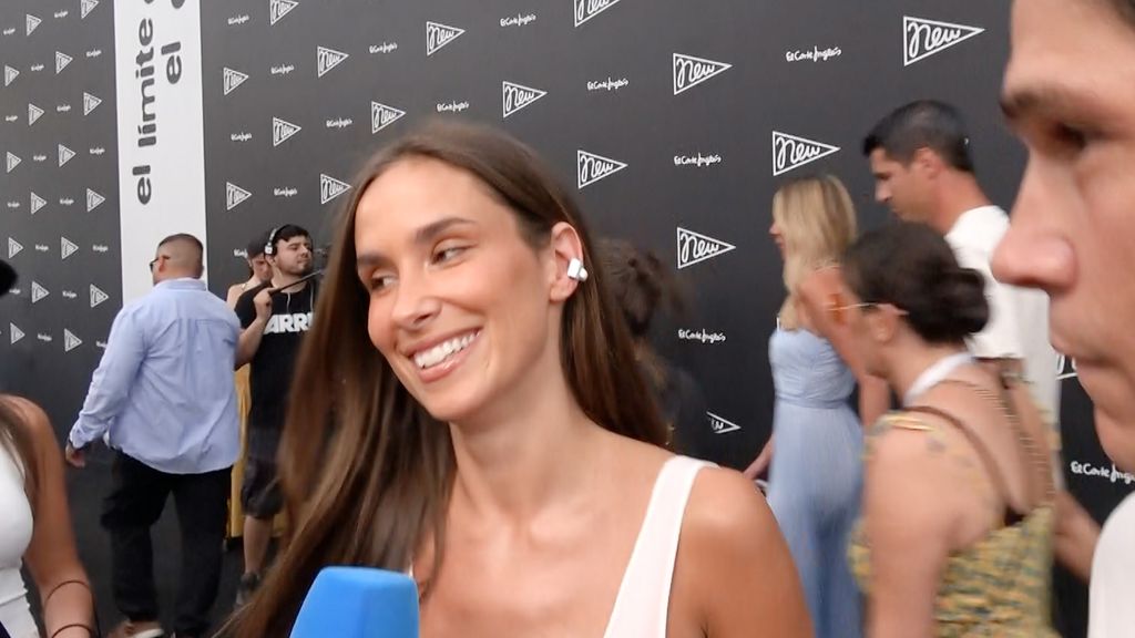 María Pombo y Pablo Castellano, por detrás se ve a Alice Campello y Álvaro Morata