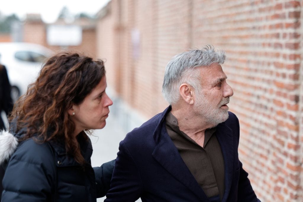 El dolor de Joaquín Torres en el entierro de su padre