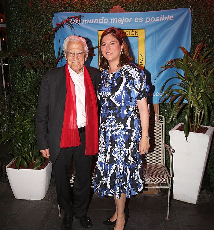 Padre Ángel y Chabeli Iglesias 