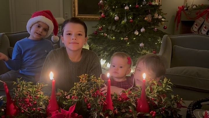 Los hijos de Carlos Felipe y Sofia de Suecia celebrando Santa Lucía