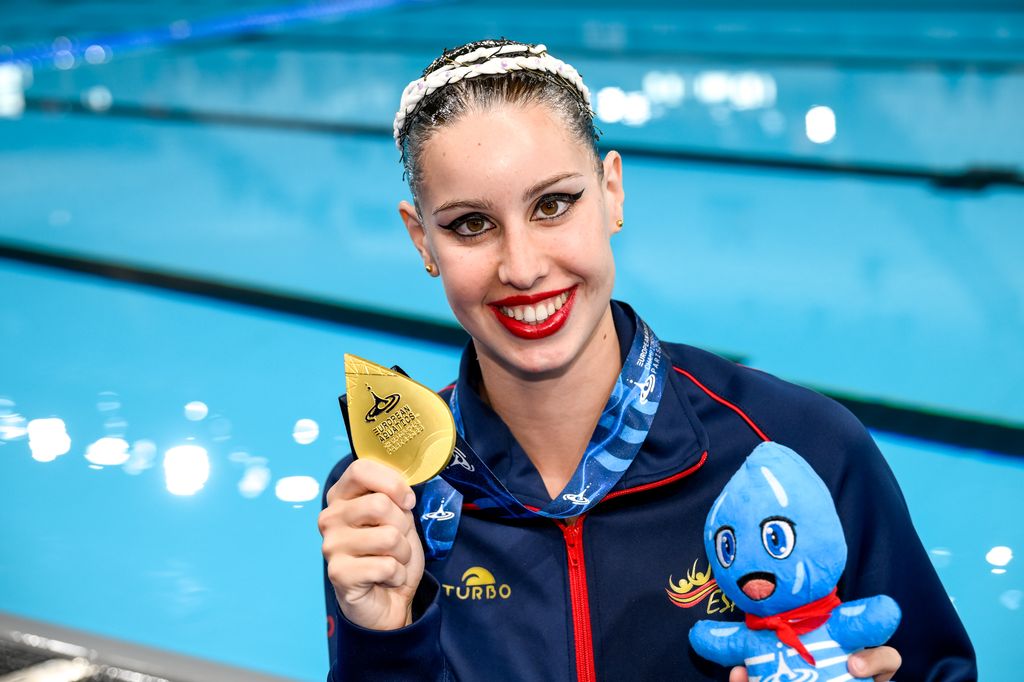 La joven nadadora ha logrado la medalla de oro en París 2026 con solo 23 años