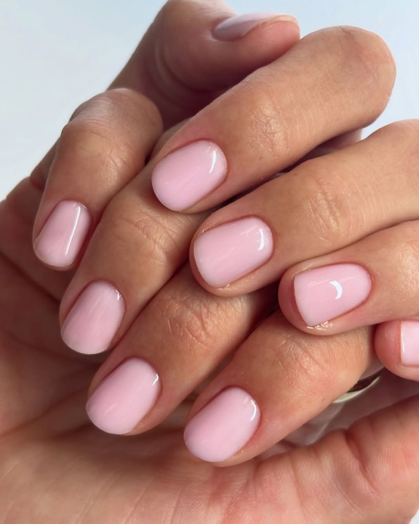 Manicura strawberry milk 