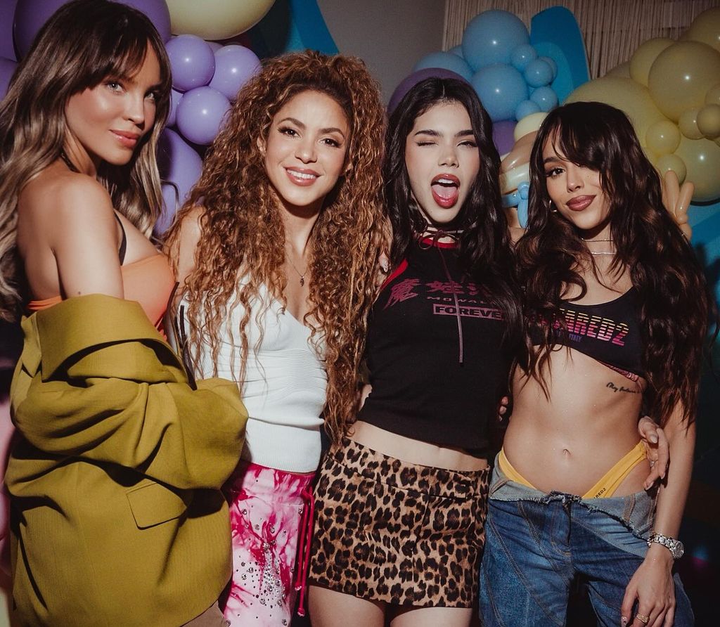 Shakira junto a Belinda, Kenia Os y Danna Paola en una íntima fiesta en octubre de 2024