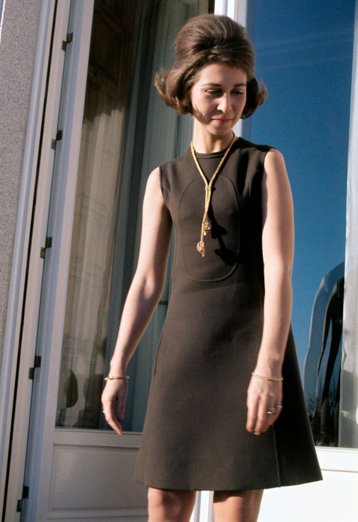 La reina Sofía en 1969 con vestido mini en el Palacio de la Zarzuela