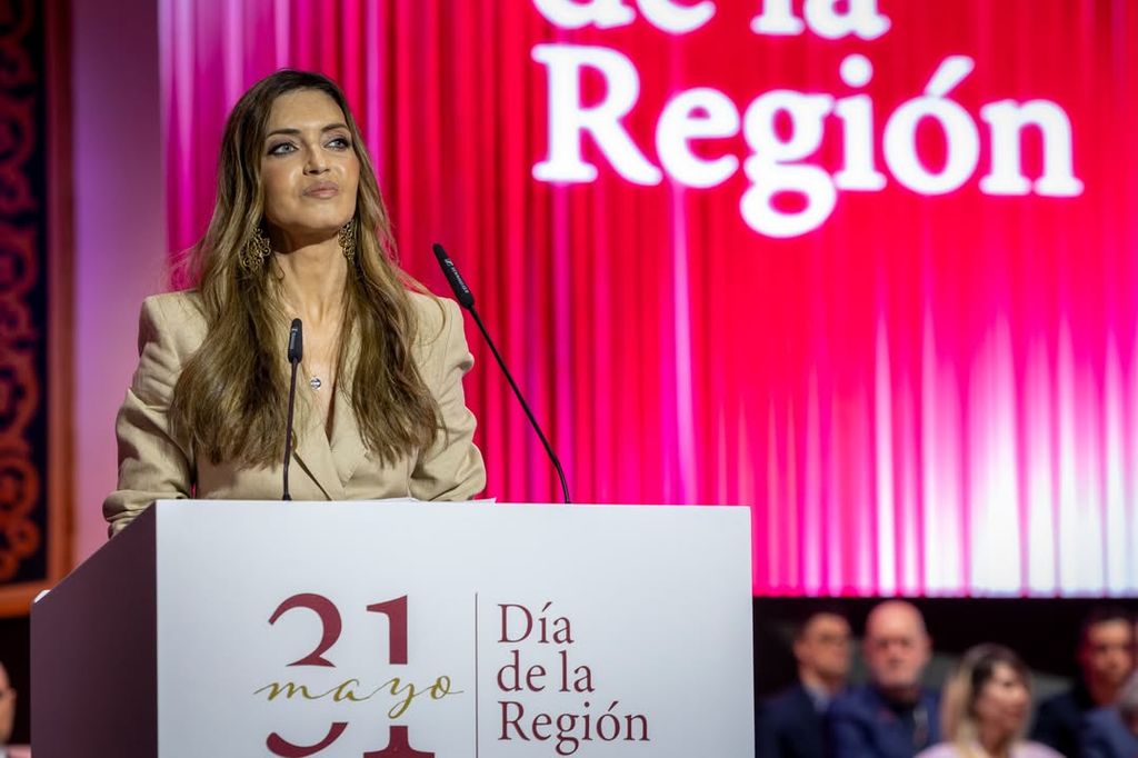 "Estoy feliz. Feliz de ser manchega, esa tierra que como decía Miguel de Cervantes es austera, seca, abierta y llena de personas acostumbradas a resistir", ha dicho este lunes en redes sociales