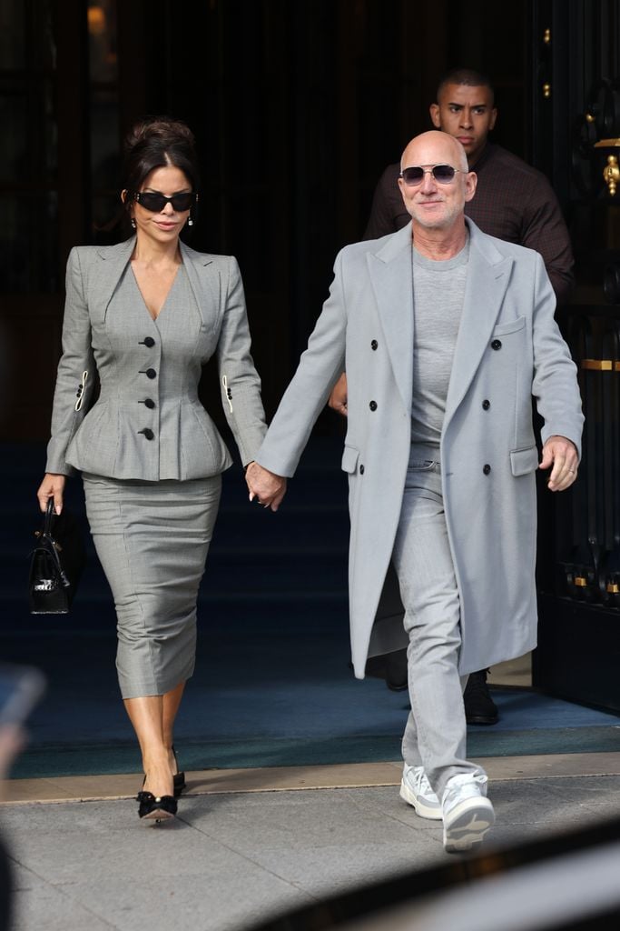 Lauren Sánchez y Jeff Bezos en París