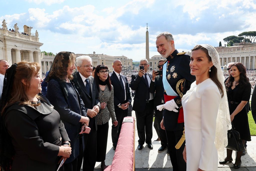 El rey Felipe y la reina Letizia en la misa inaugural del Papado de León XIV