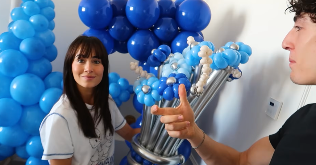 La cantante y el 'youtuber', juntos en el hotel
