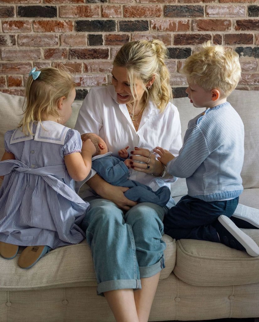 Una bonita foto junto a sus hijos en el Día de la Madre