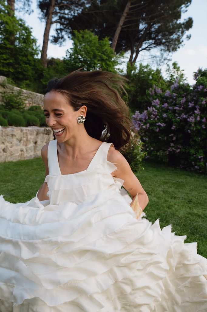 Vestido de novia con volantes y cancán de Ynés Suelves