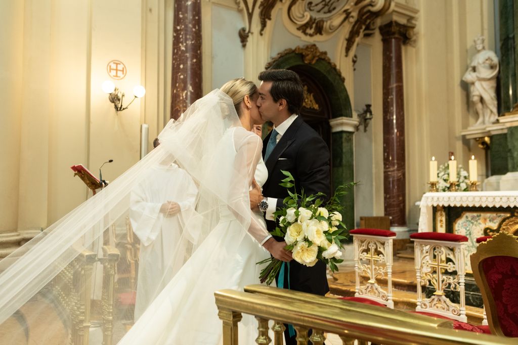 Boda viral en Madrid iglesia de Santa Bárbara