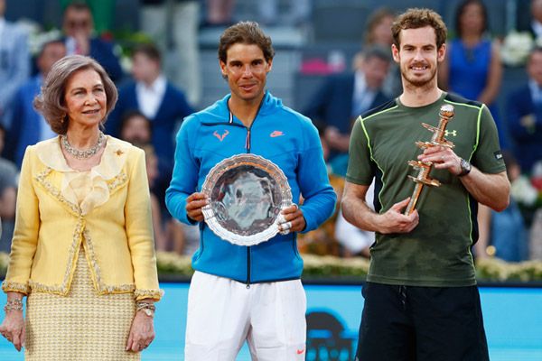 La reina con Rafa Nadal y el flamante ganador, el británico Andy Murray

