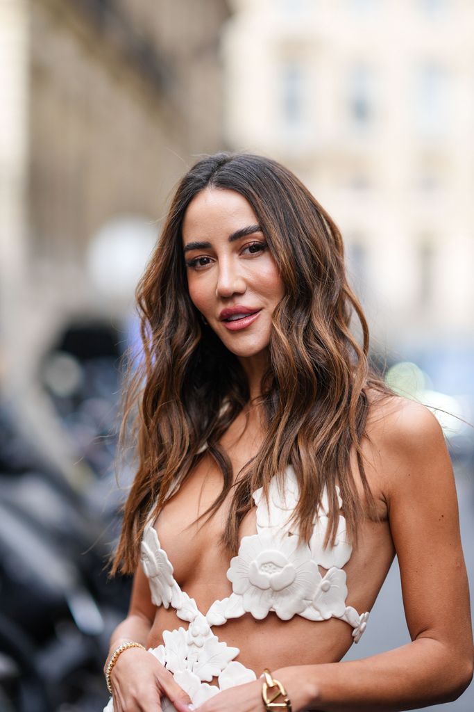 Tamara Kalinic con pelo ondulado