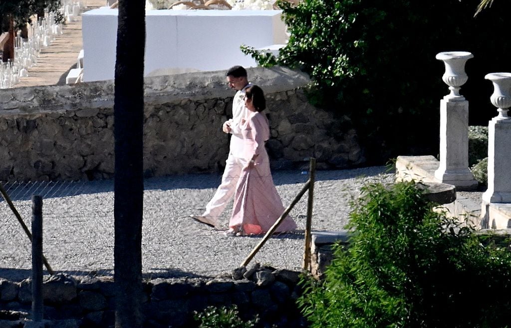 RELS B Y NICOL BETANCUR SE DAN EL SÍ QUIERO EN MALLORCA