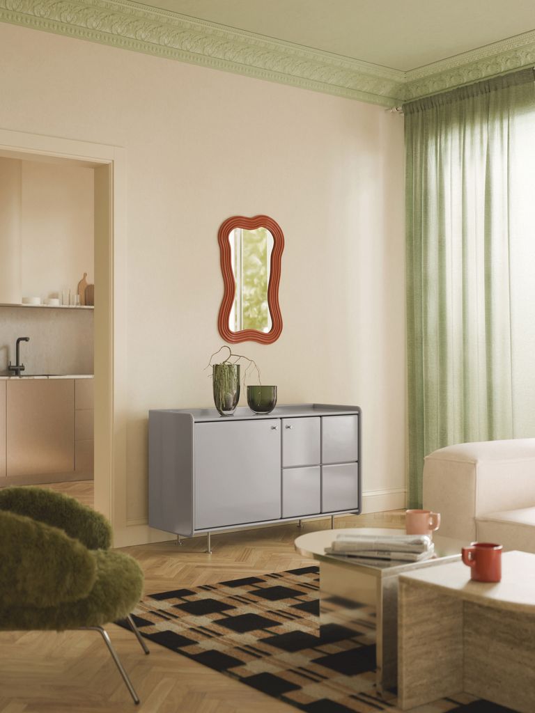Salón con muebles de materiales diferentes