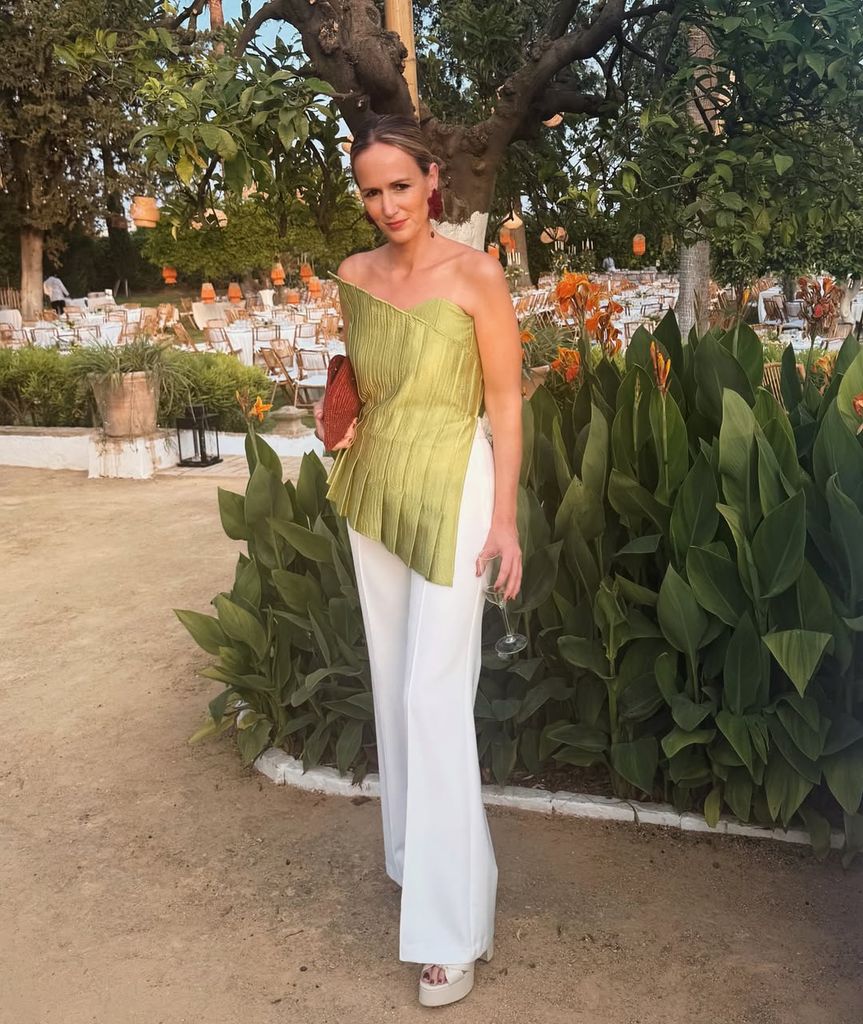 Look de invitada de Simorra