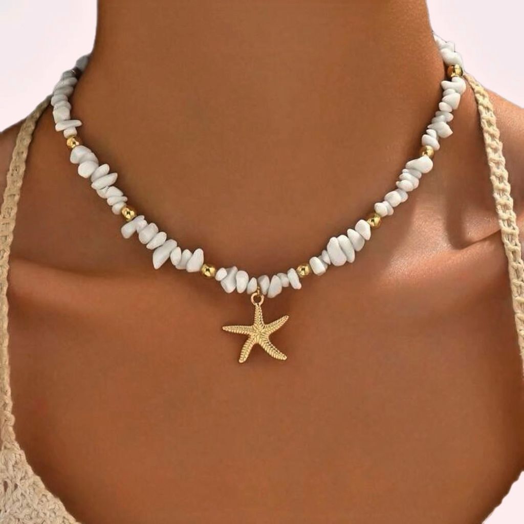 Collar blanco y dorado de SHEIN