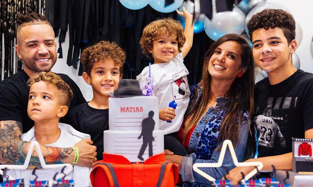 Nacho Mendoza y sus hijos
