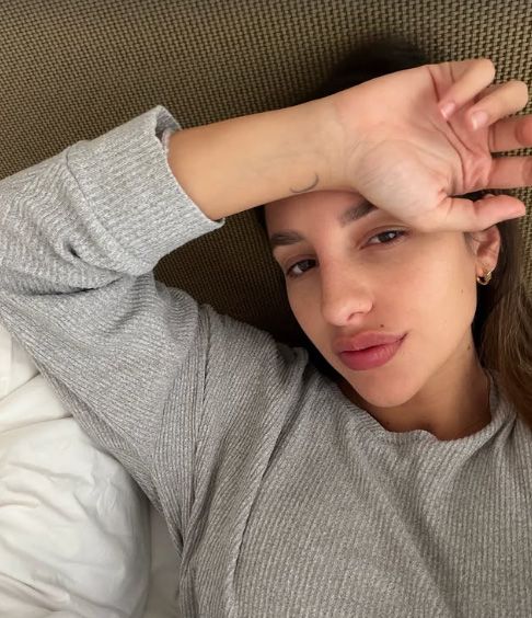 Luna Serrat confiesa los problemas de su embarazo gemelar