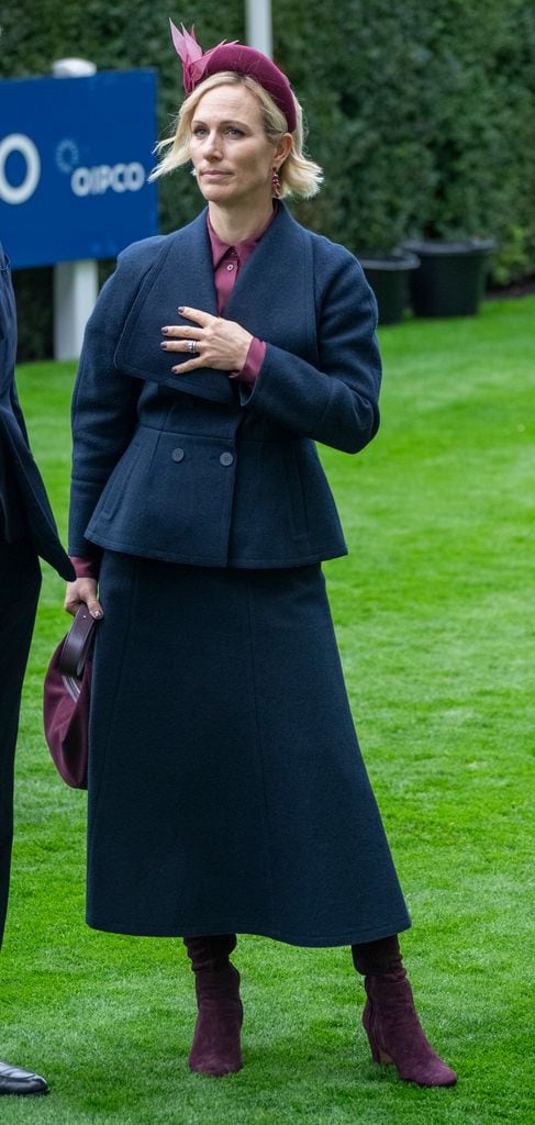 Zara Tindall asiste al Ascot Champions Day, 2025. 