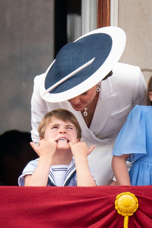 ¿Por qué el debut del príncipe Louis ha sido un acierto para la imagen de los Cambridge?