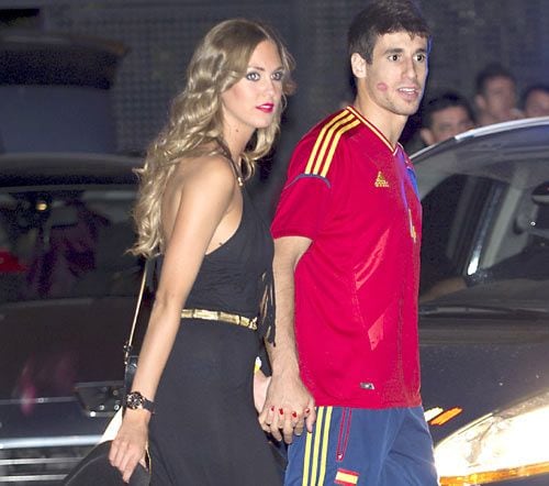 María y Javi, durante la fiesta de celebración de la Eurocopa, en Madrid