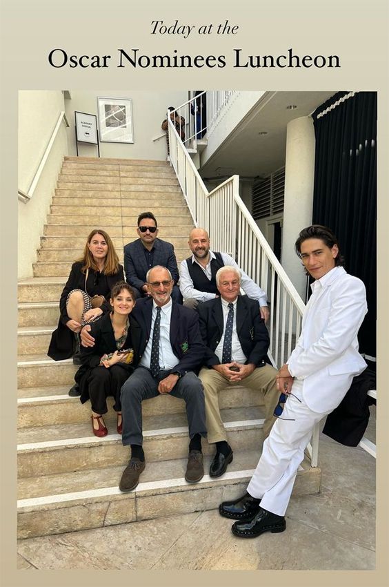 El equipo de La sociedad de la nieve en el almuerzo de los Oscar