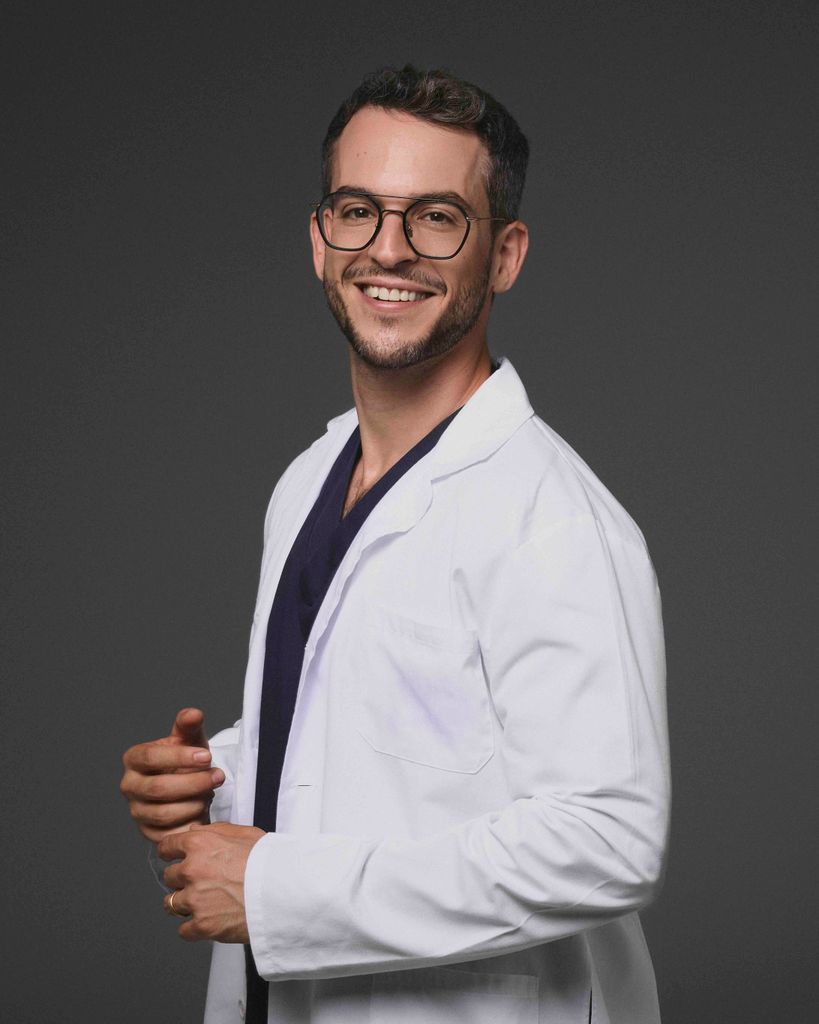 Plano medio del Dr. Jose Manuel Felices