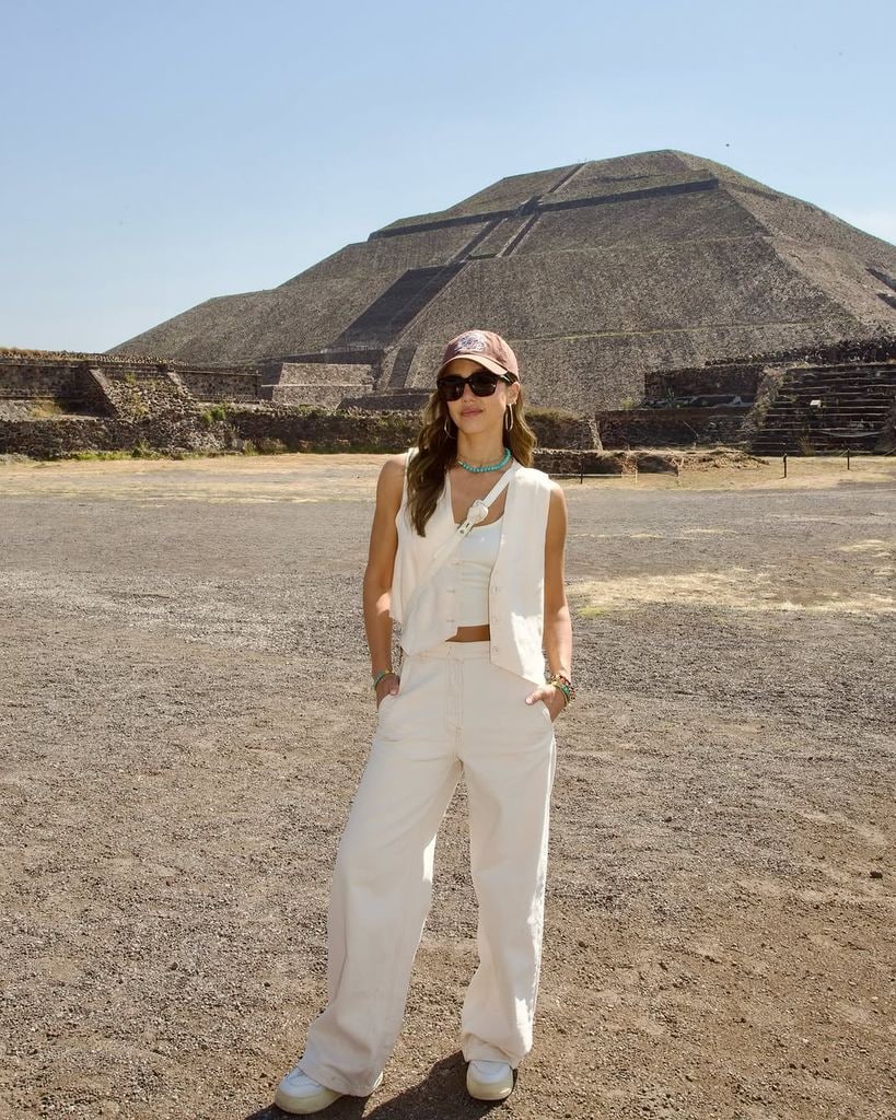 Jessica Alba en una de las atracciones más importantes de México