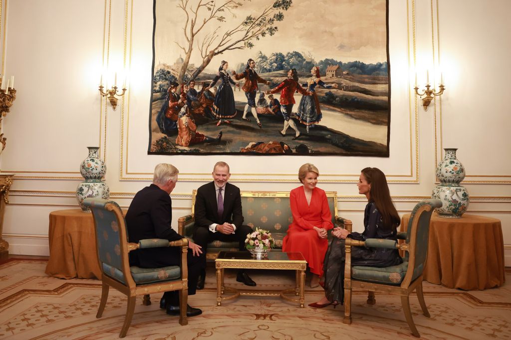 Los reyes Felipe y Letizia en el Palacio Real de Bruselas con Felipe y Matide de Bélgica