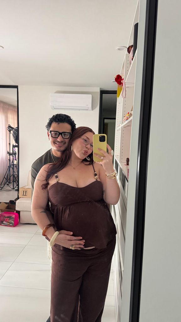 Jesaaelys Ayala con su esposo Carlos Olmo.