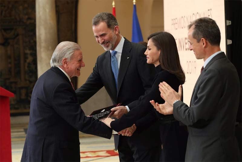Reyes Felipe y Letizia con Valentín Fuster