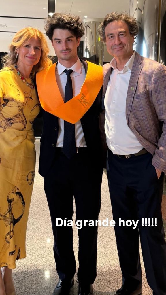 Pepe Rodríguez y su mujer, Mariví Fernández, celebrando la boda de su hijo, Jesús