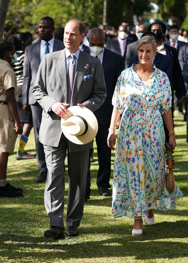 Los condes de Wessex durante una visita al Jardín Botánico de San Vicente y las Granadinas, en abril de 2022, con motivo del Jubileo de Platino de Isabel II.