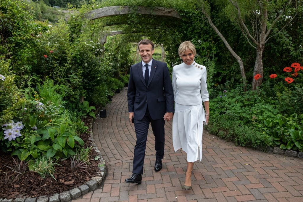 El presidente Emmanuel Macron y su esposa, Brigitte Macron, protagonizaron un incómodo momento a su llegada a Vietnam