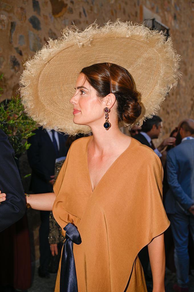 Sofía Palazuelo en la boda de Fernando Palazuelo y Micaela Belmot en la parroquia de Santiago  a 11 de Octubre de 2025 