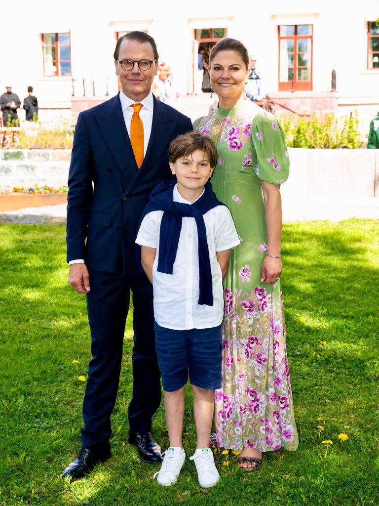 Victoria de Suecia con vestido floral.