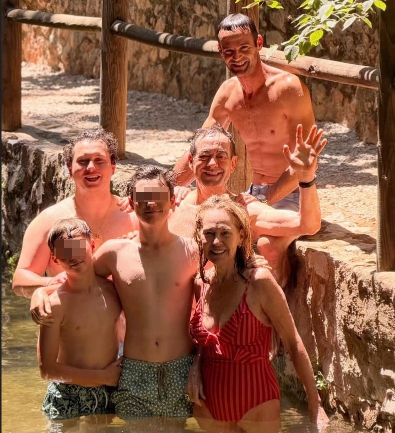 José Bono y Ana Rodríguez disfrutan del verano en familia