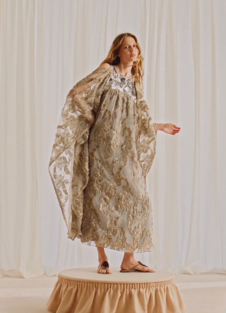 Caftan Zara junio 2026