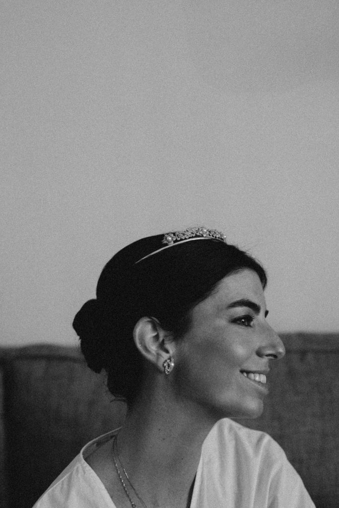 Pendientes y tiara de novia
