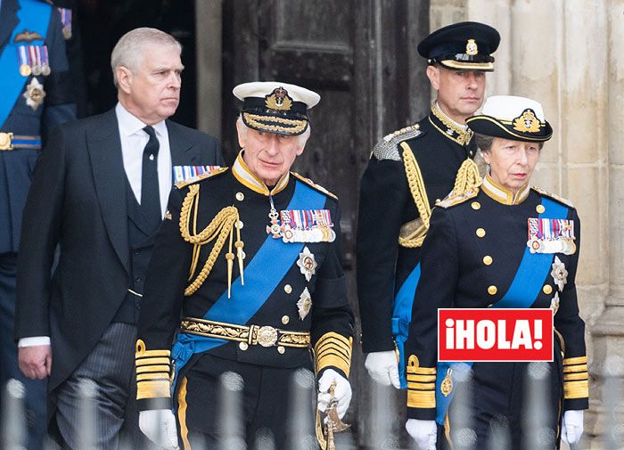 Carlos III y sus hermanos