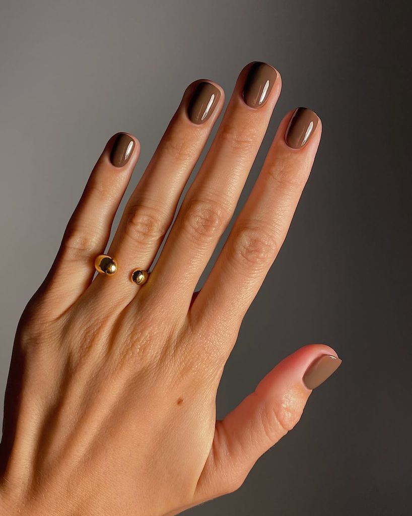 Uñas color marron