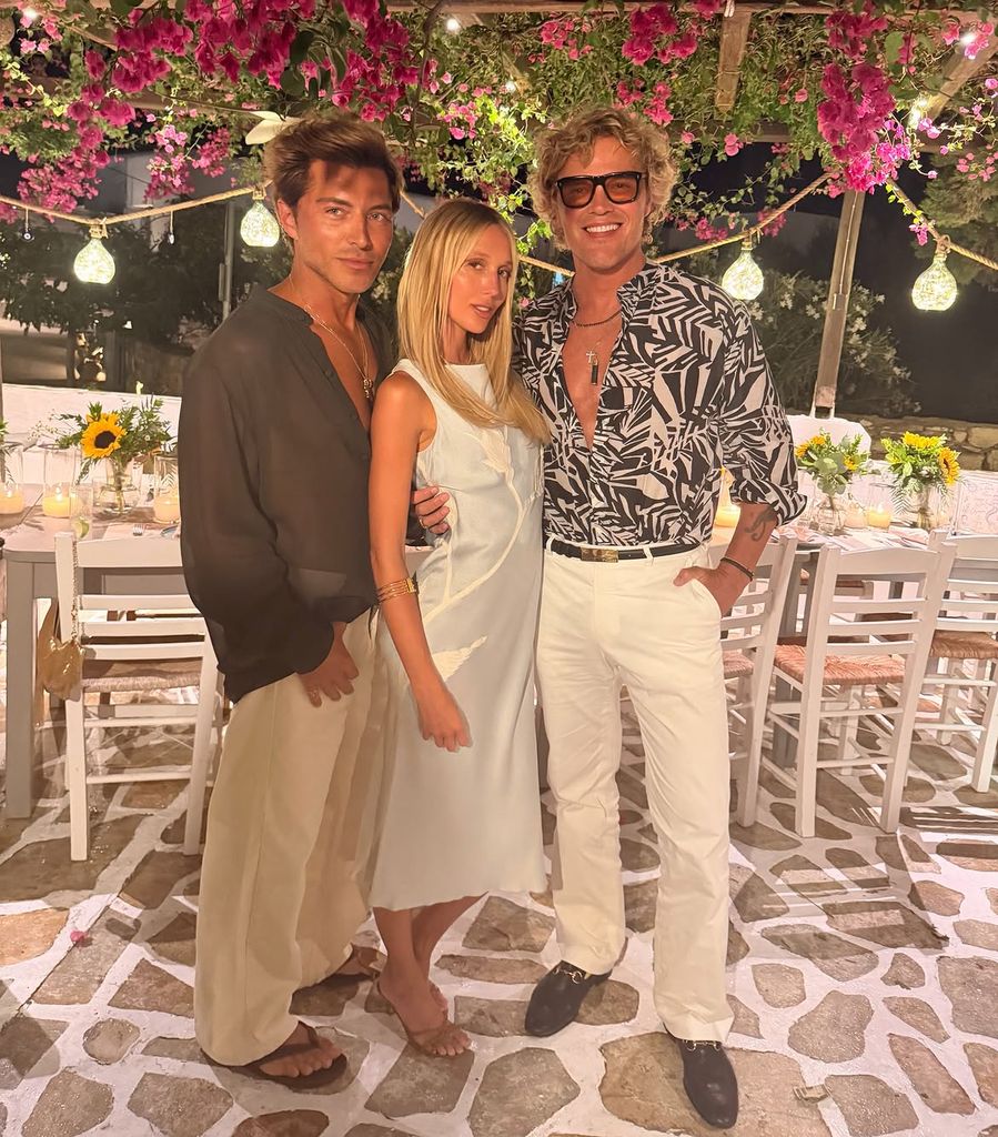La princesa, junto a Evangelo Bousis y Peter Dundas
