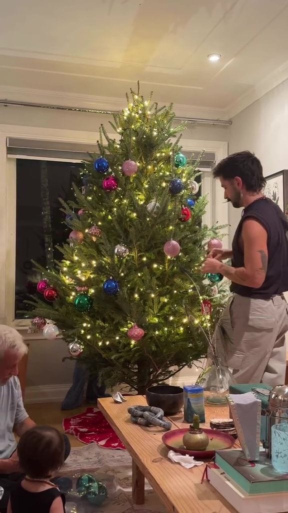 Camilo con su padre Eugenio Echeverry y su pequeña Amaranto.