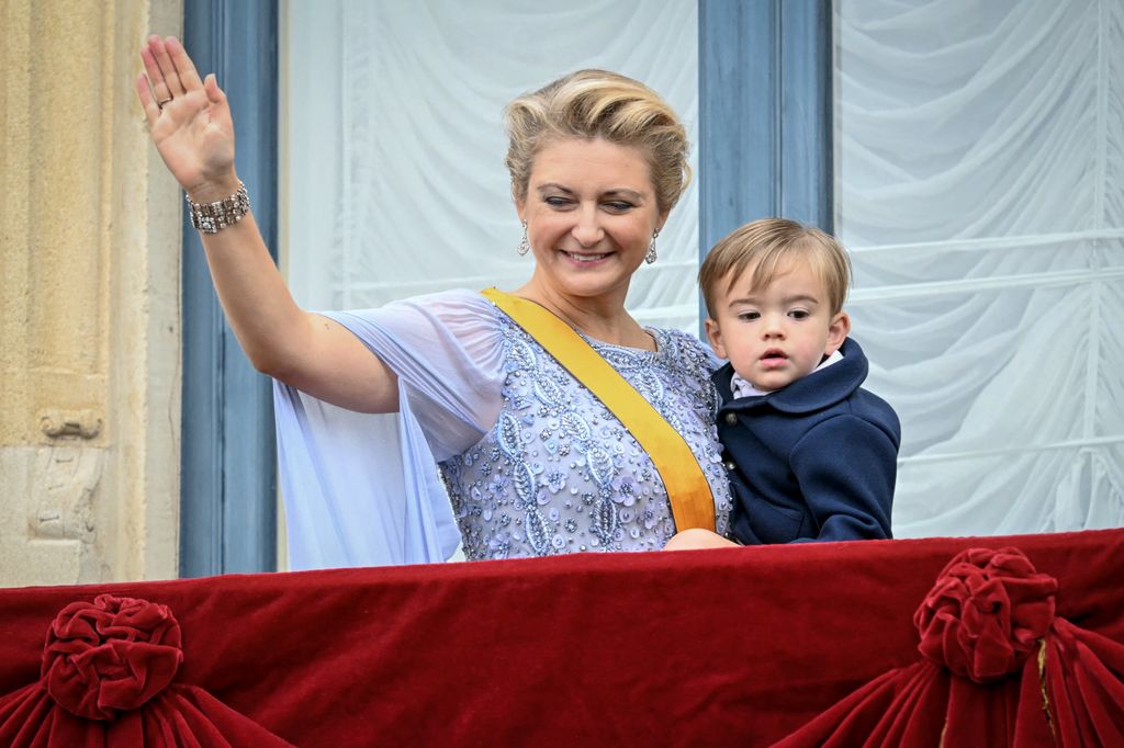 Stéphanie de Luxemburgo con su hijo pequeño
