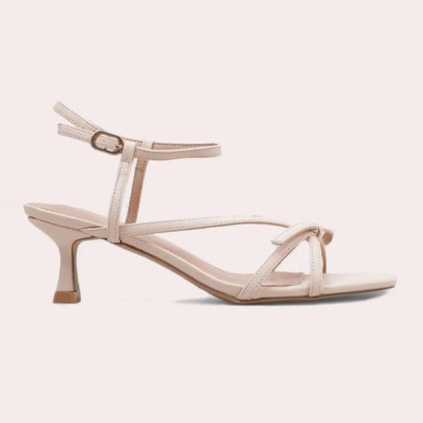 Sandalias blancas de tacón bajo con lazo de HUNE