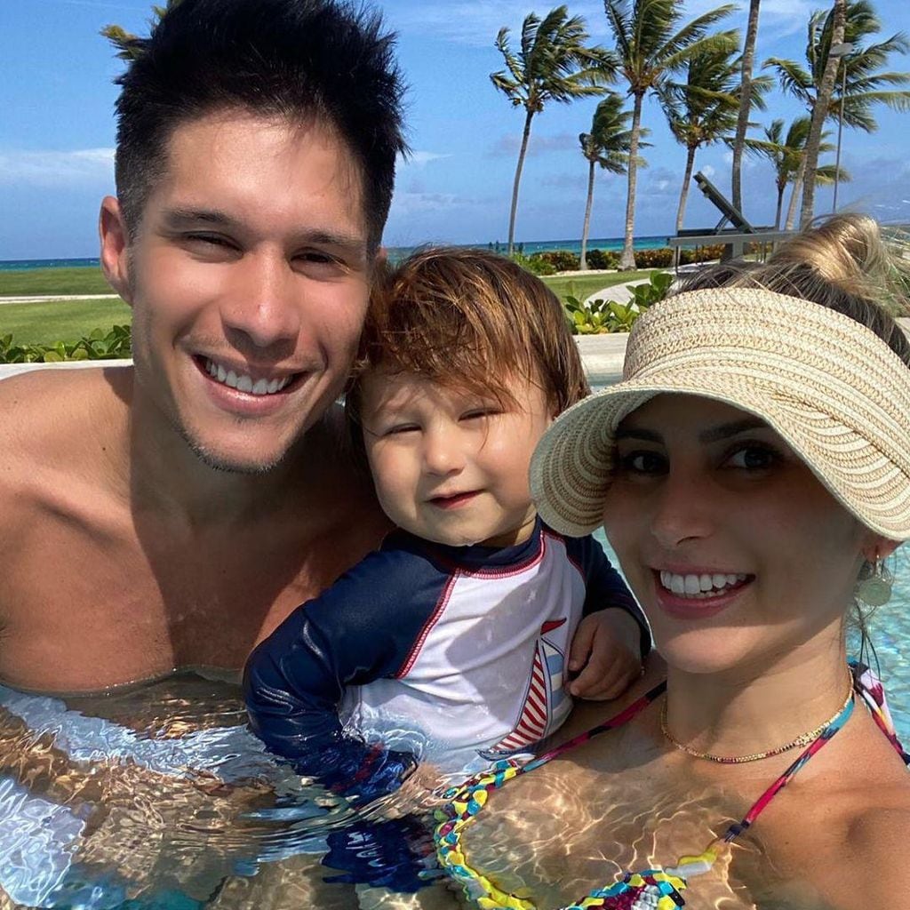 Chyno Miranda y su familia