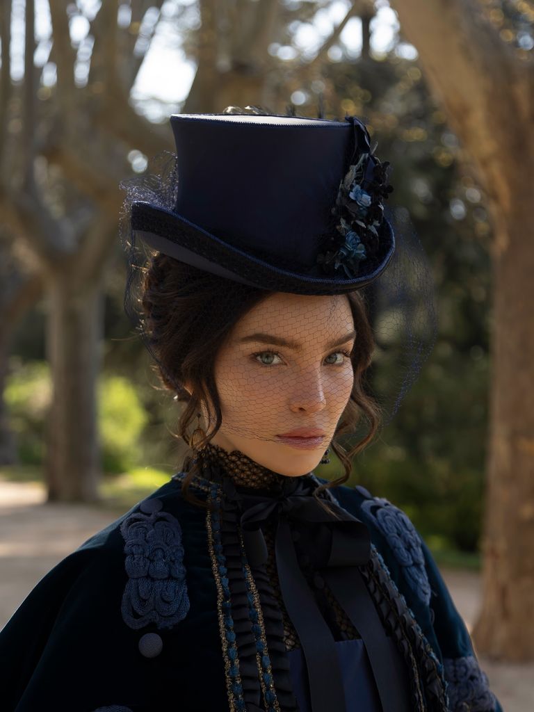 Belinda caracterizada como Carlota para la nueva serie histórica de HBO Max.